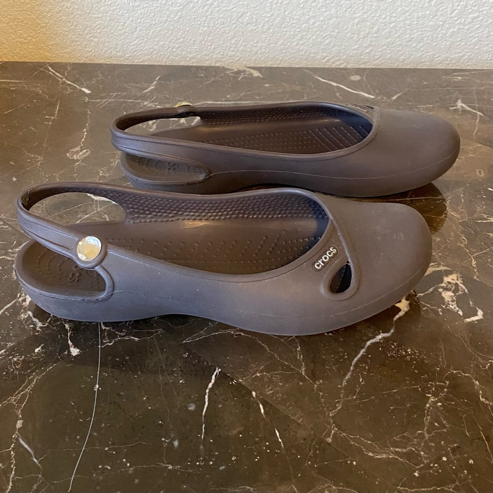 Crocs Taupe Ballet Sling Back Sandals size 7 - Picture 2 of 5
